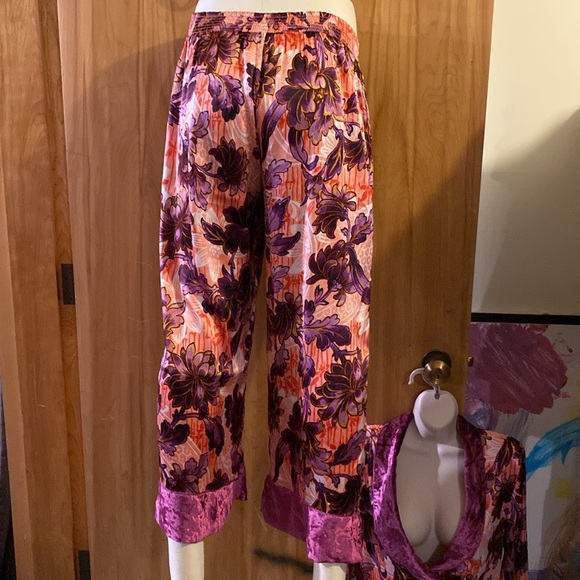 Anthropologie luxurious pajamas - Picture 4 of 7